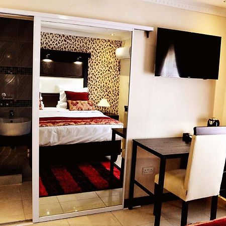 Golden Door Villa Gaborone Esterno foto
