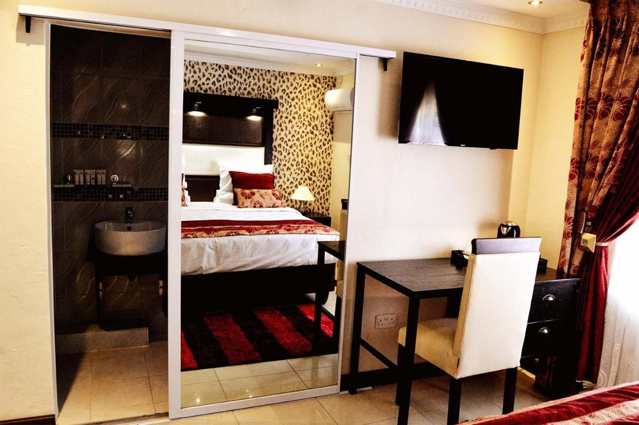 Golden Door Villa Gaborone Esterno foto